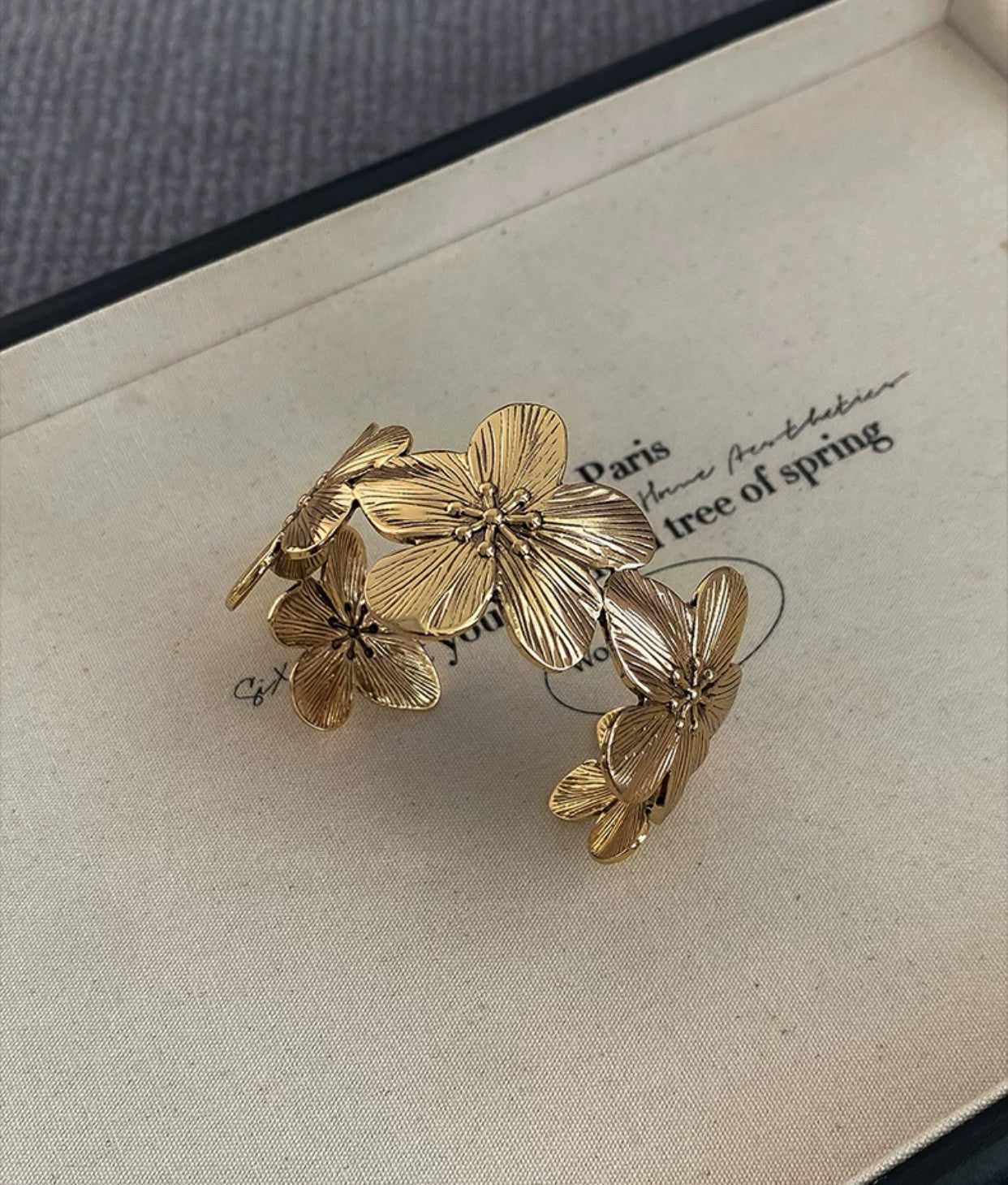 Vintage Golden Flower Bracelet