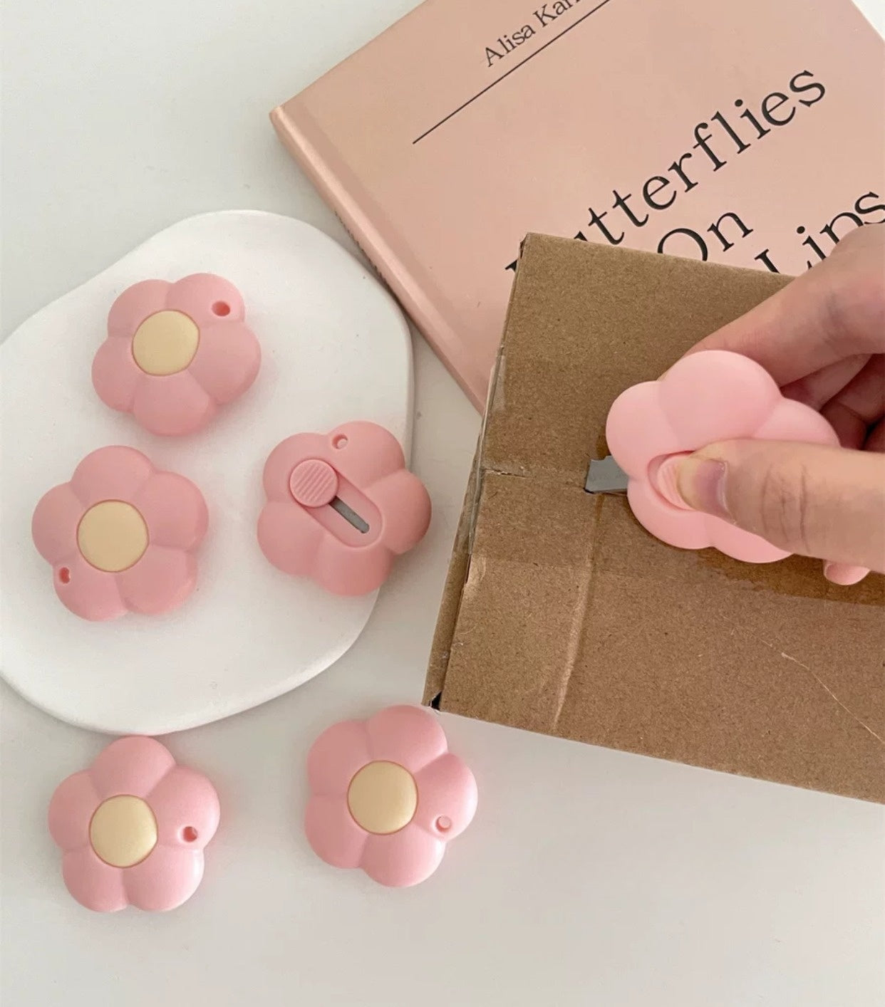 Pinky Flower Unboxing Knife