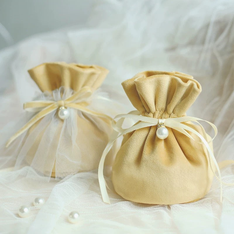 Velvet Drawstring Gift Bags with Pearl Charm – Perfect for Weddings & Special Keepsakes!