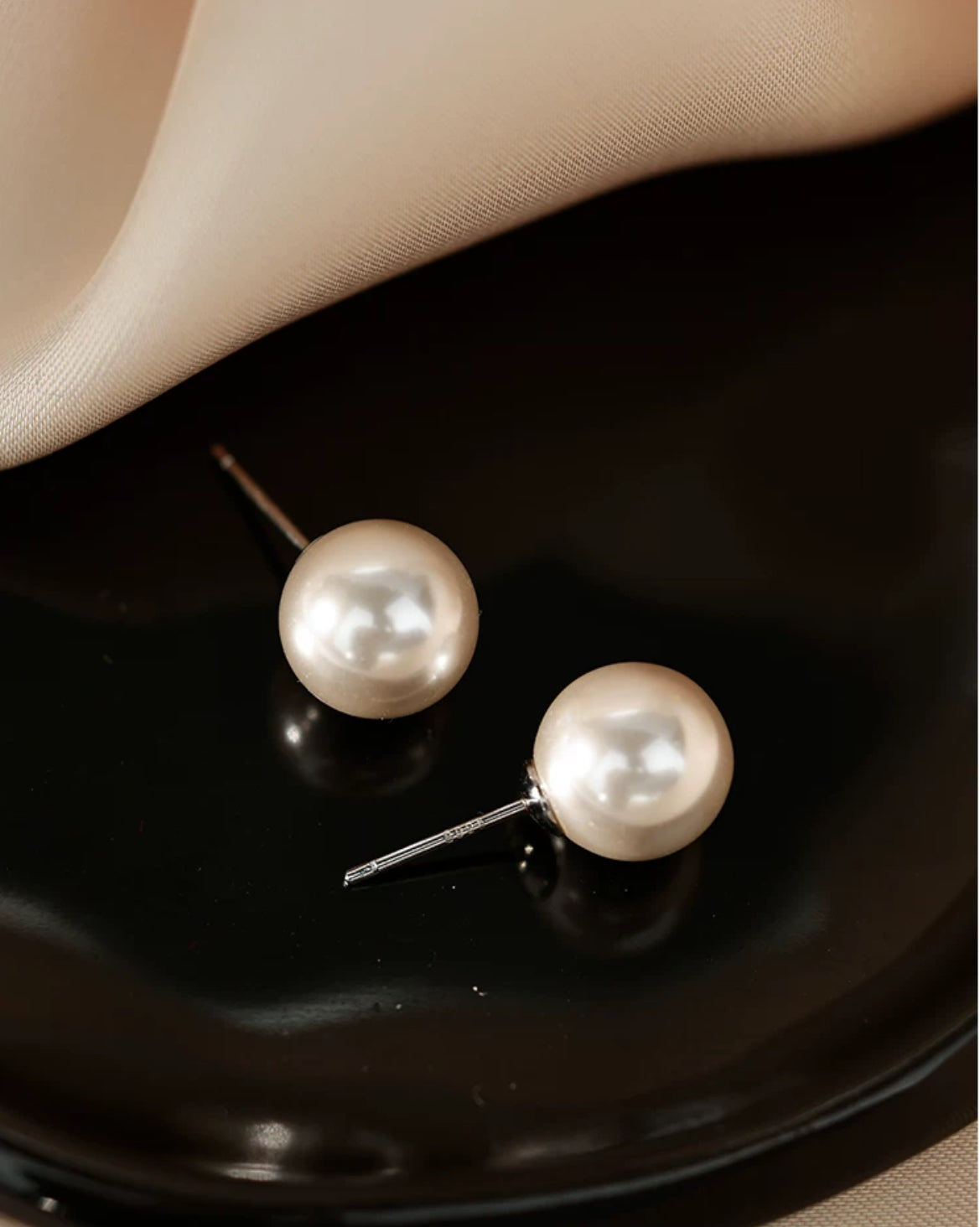 Pearl Earrings 8mm (Silver Needle)